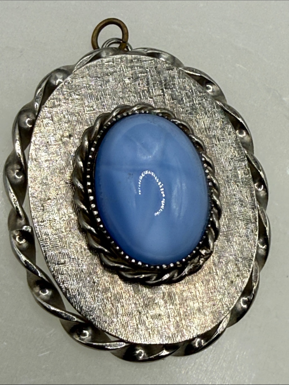 Vintage Blue Cabochon Silver-Tone Pendant Necklace charm star sapphire motif